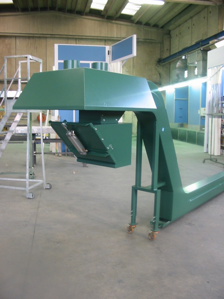 Hinged-belt conveyor to unload finished parts with lot separator